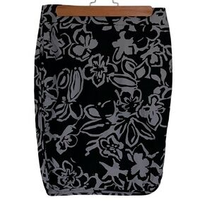 LOFT NWT! Women’s Black‎ Lt. Gray Bold Floral Pencil Skirt Lined Zipper Back 2